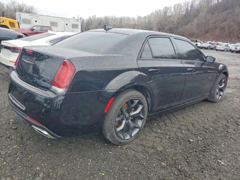Used 2023 Chrysler 300 S image 4