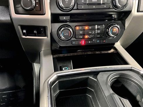 Used 2017 Ford F250 Lariat w/ Chrome Package image 17