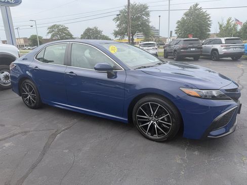 Used 2024 Toyota Camry SE w/ Cold Weather Package AWD/4WD image 11