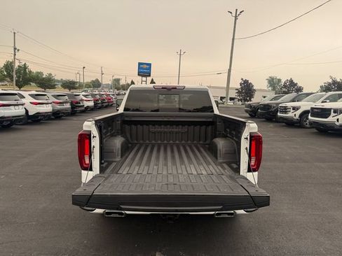 Used 2024 GMC Sierra 1500 Denali w/ Technology Package AWD/4WD image 19