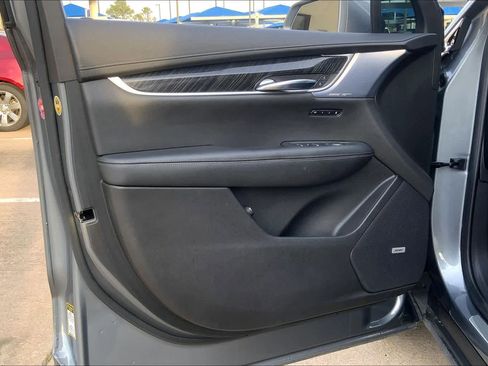 Used 2020 Cadillac XT6 Premium Luxury image 21