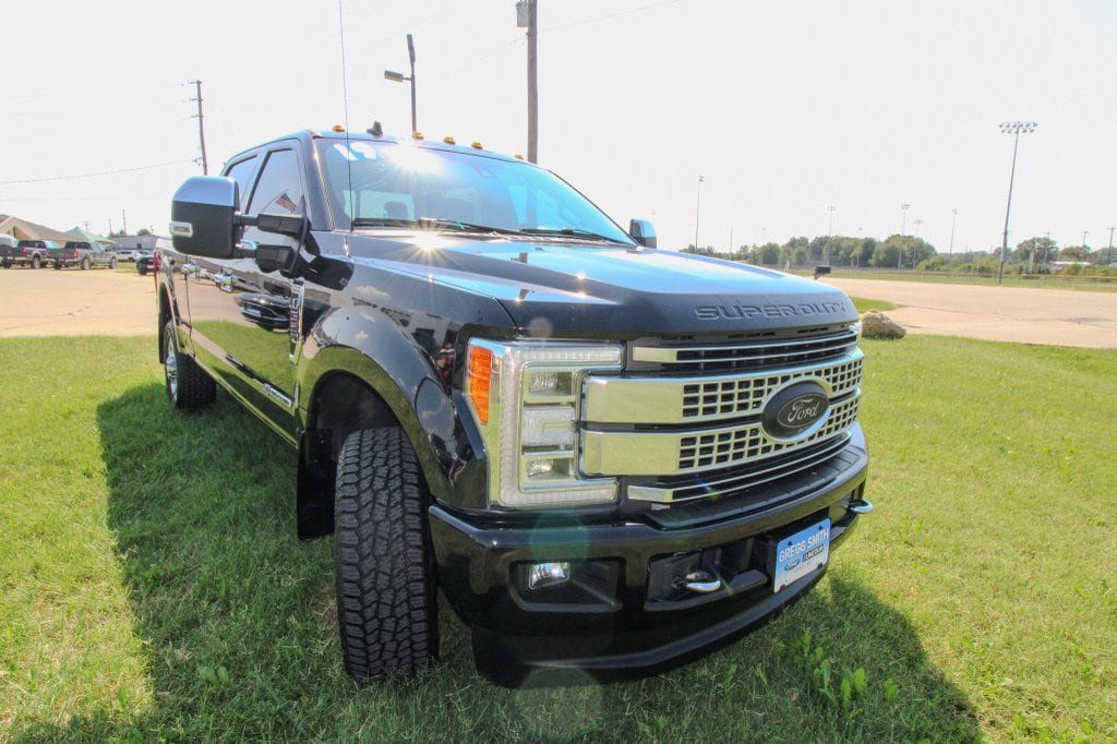 Used 2019 Ford F350 Platinum w/ Platinum Ultimate Package AWD/4WD image 2