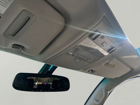 Used 2015 Lexus LX 570 4WD w/ Luxury Package image 23