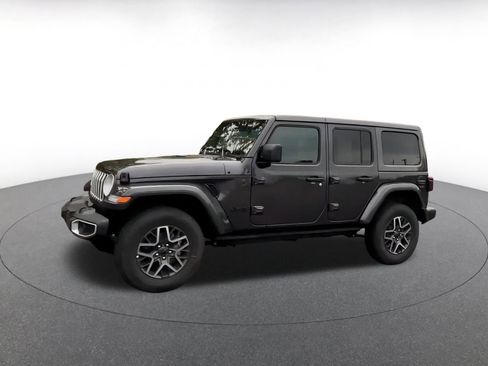 Used 2025 Jeep Wrangler Sahara image 14