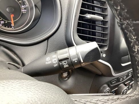 Used 2021 Jeep Cherokee Latitude Lux w/ Trailer Tow Group image 35