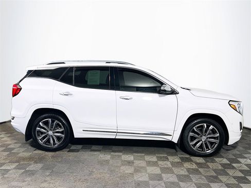 Used 2020 GMC Terrain Denali w/ Denali Premium Package image 9