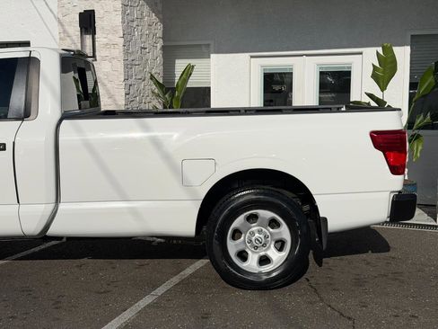 Used 2019 Nissan Titan S image 7