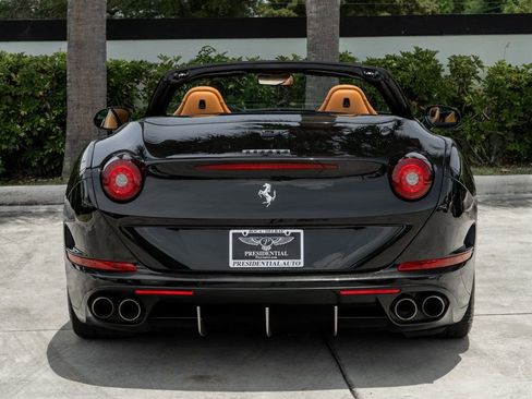 Used 2015 Ferrari California T RWD image 6