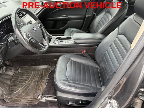 Used 2017 Ford Fusion SE w/ Fusion SE Technology Package FWD image 10