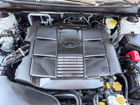 Used 2017 Subaru Outback 3.6R Touring AWD/4WD image 27