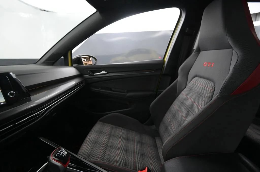 Used 2023 Volkswagen GTI 40th Anniversary Edition FWD image 32