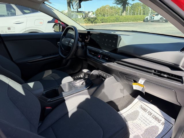 Certified 2025 Kia K4 FWD image 36