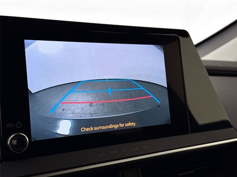 Certified 2025 Toyota Prius XLE FWD image 24