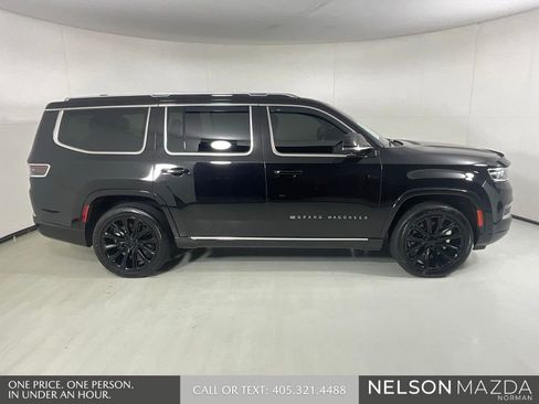 Used 2022 Jeep Grand Wagoneer Series II AWD/4WD image 5