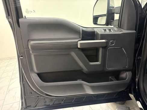 Used 2022 Ford F250 Platinum w/ FX4 Off-Road Package AWD/4WD image 23