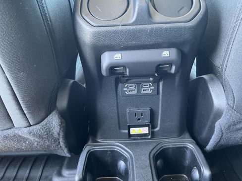 Used 2021 Jeep Wrangler Unlimited Sahara AWD/4WD image 17