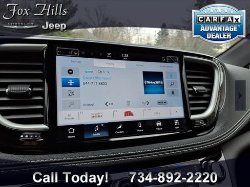New 2026 Chrysler Pacifica Select AWD/4WD image 21