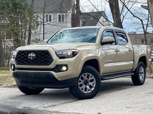 Used 2019 Toyota Tacoma SR5 image 1