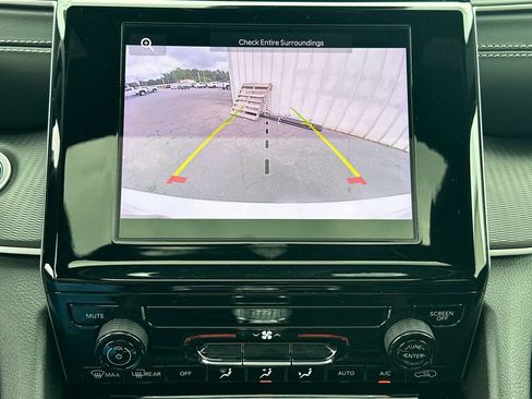Used 2024 Jeep Grand Cherokee L Laredo RWD image 31