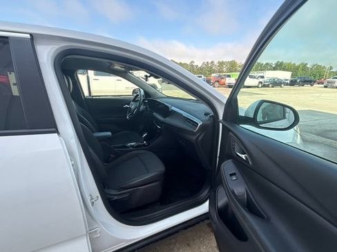 Used 2025 Buick Encore GX Preferred FWD image 21