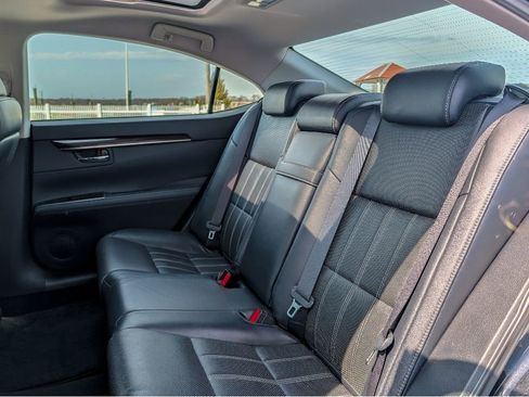 Used 2017 Lexus ES 350 w/ Luxury Package FWD image 13
