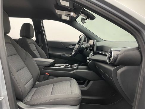 Used 2026 Chevrolet Equinox LT AWD/4WD image 31