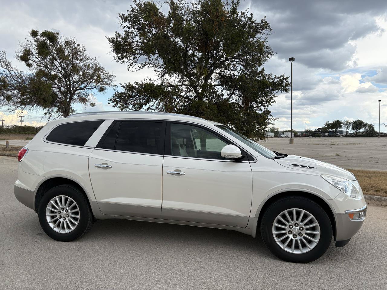 Used 2012 Buick Enclave Leather w/ LPO, Cargo Convenience Pkg FWD image 48