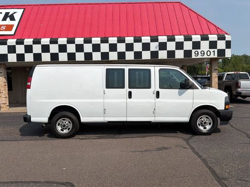 Used 2019 GMC Savana 2500 Extended w/ Driver Convenience Package RWD image 8