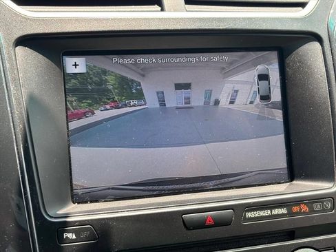 Used 2017 Ford Explorer XLT w/ Equipment Group 202A AWD/4WD image 6