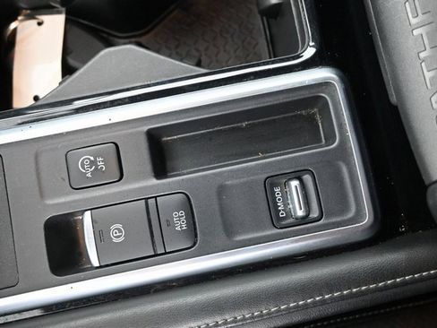 Used 2022 Nissan Pathfinder SL image 21