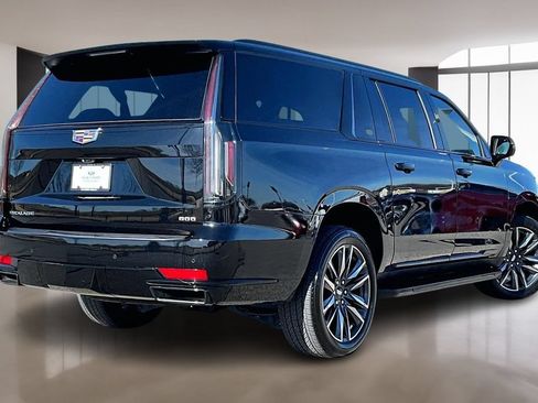 Used 2023 Cadillac Escalade ESV Sport AWD/4WD image 2
