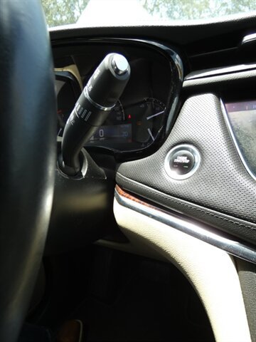 Used 2017 Cadillac XT5 Luxury AWD/4WD image 26