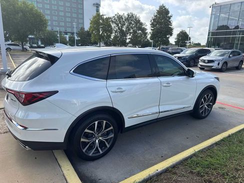 Used 2024 Acura MDX SH-AWD w/ Technology Package image 4
