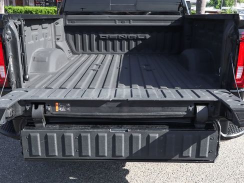 Used 2022 GMC Sierra 2500 Denali AWD/4WD image 9