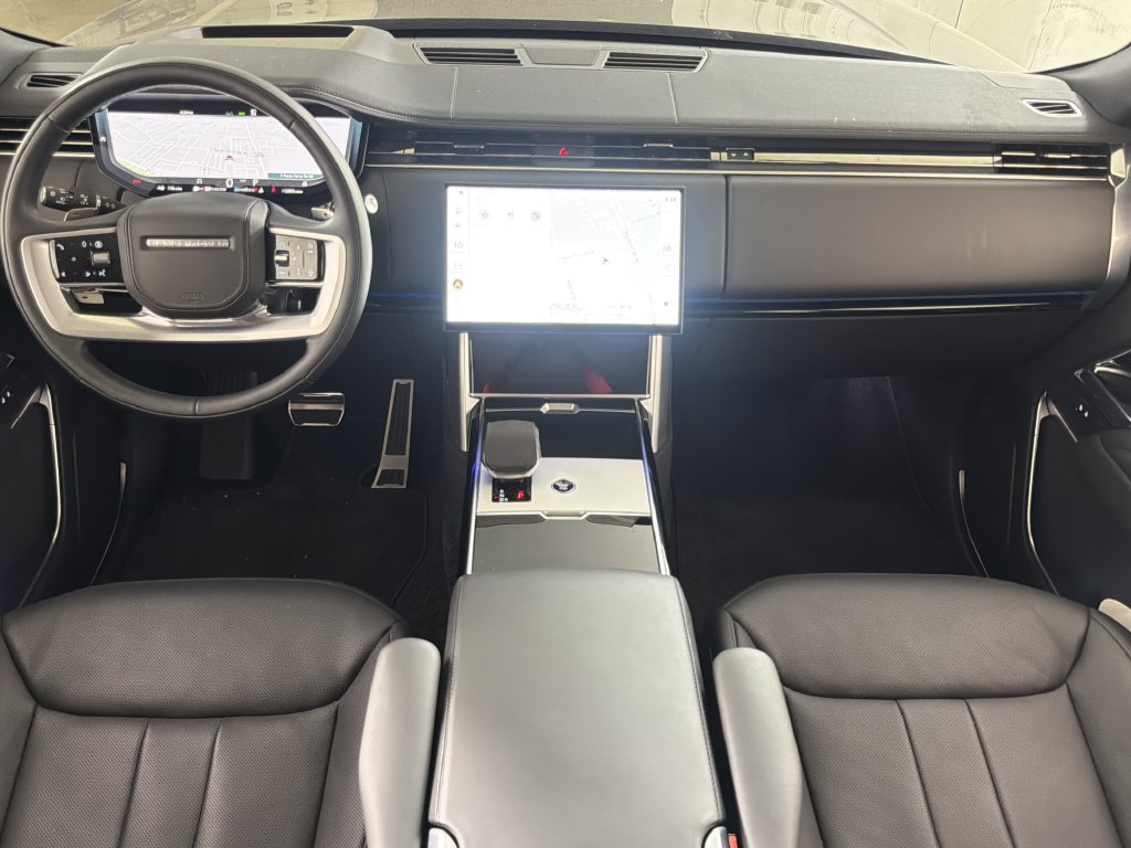Used 2025 Land Rover Range Rover SE AWD/4WD image 21