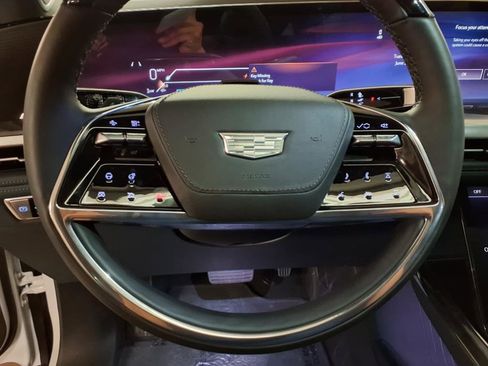 Used 2025 Cadillac Escalade IQ Sport 2 w/ LPO, ONYX Package image 21