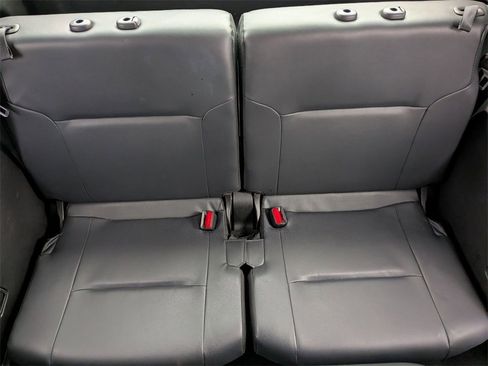 Used 2024 Mitsubishi Outlander SE image 25