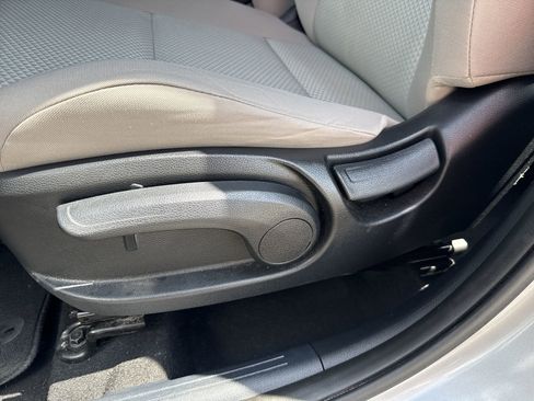 Used 2023 Kia Soul LX FWD image 14