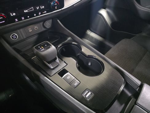 Used 2022 Nissan Rogue SV FWD image 24