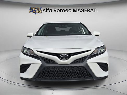 Used 2019 Toyota Camry SE image 4