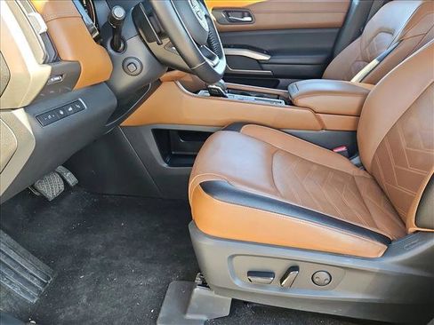 Used 2022 Nissan Pathfinder Platinum w/ Cargo Package image 17