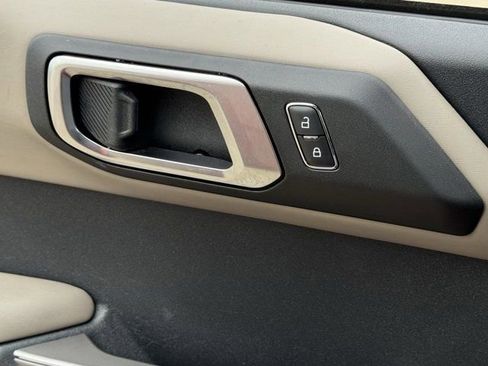 Used 2023 Ford Bronco Wildtrak image 26