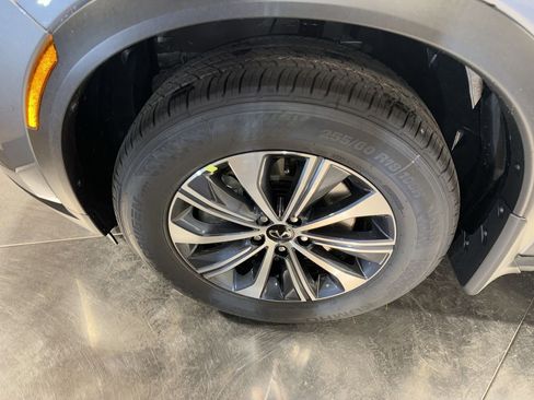 Certified 2025 INFINITI QX60 Pure image 10