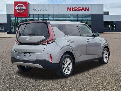 Used 2025 Kia Soul LX w/ LX Technology Package FWD image 7