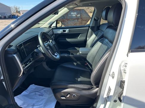 Used 2025 Hyundai Santa Fe Limited image 9