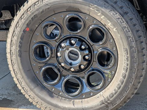 New 2026 Ford F250 Lariat w/ Black Appearance Package image 9