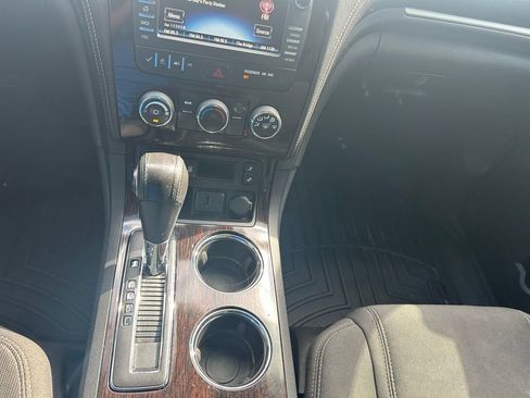 Used 2017 Chevrolet Traverse LT w/ Style and Technology Package image 48