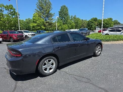 Used 2019 Dodge Charger SXT w/ Leather Interior Group RWD image 8