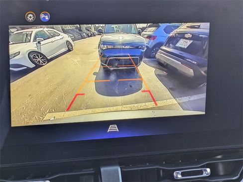 Used 2025 Chevrolet Equinox LT image 17