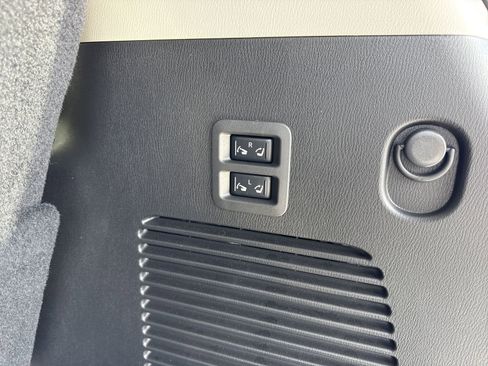 Used 2024 Nissan Armada Platinum w/ Captain's Chairs Package image 39
